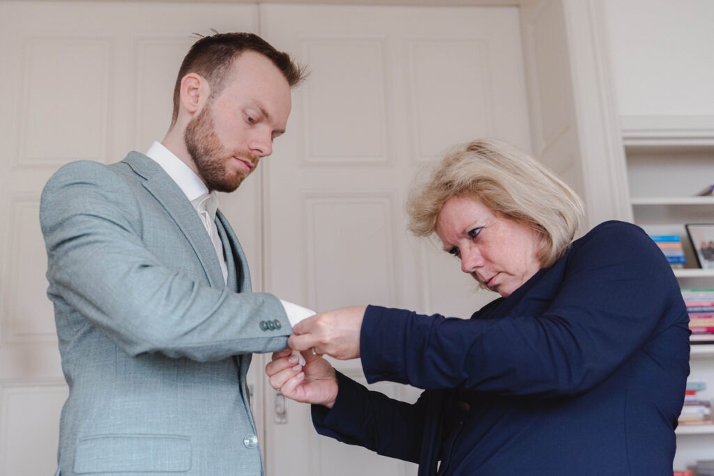aankleding bruidegom bruiloft